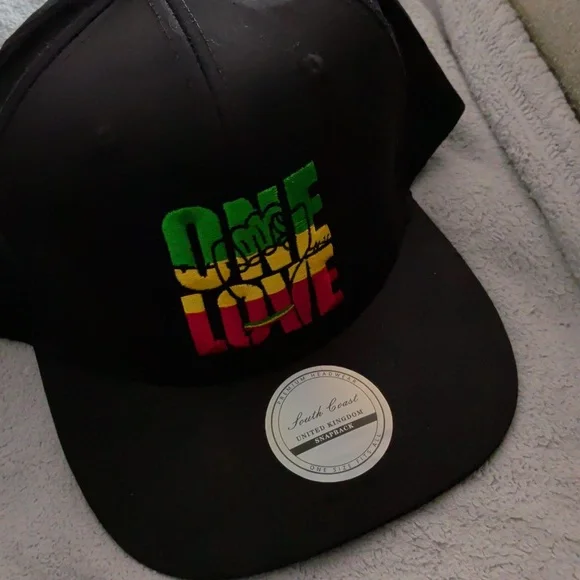 One Love Snapback - Picture 4 of 4